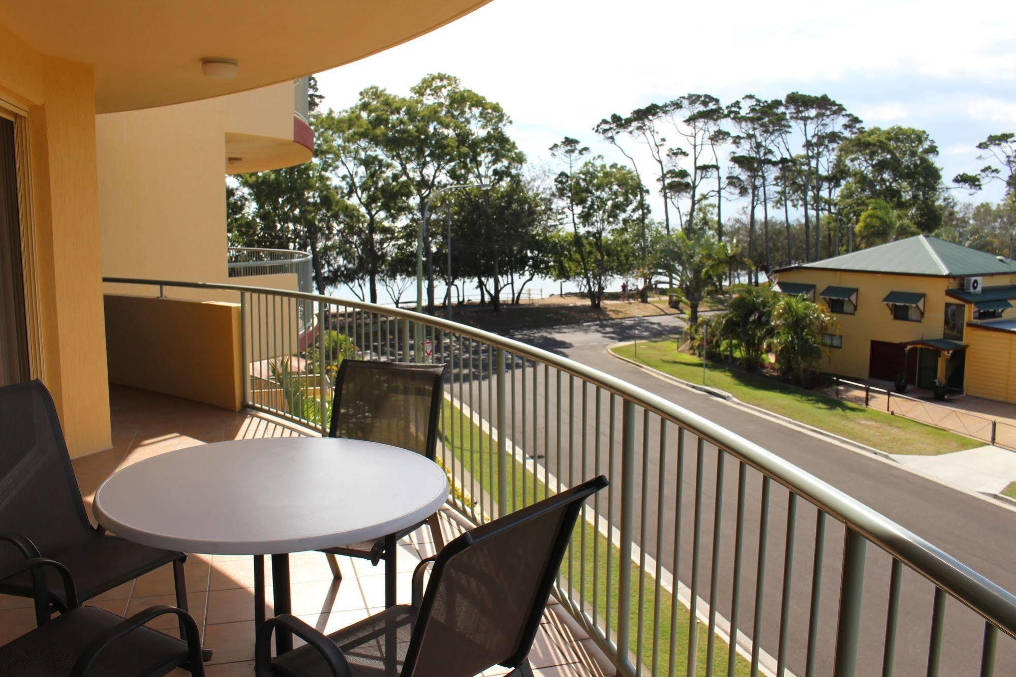 הרווי ביי Alexander Beachfront Apartments מראה חיצוני תמונה