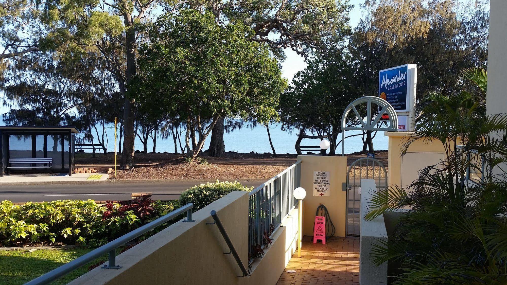 הרווי ביי Alexander Beachfront Apartments מראה חיצוני תמונה
