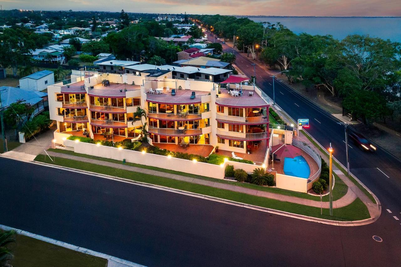 הרווי ביי Alexander Beachfront Apartments מראה חיצוני תמונה